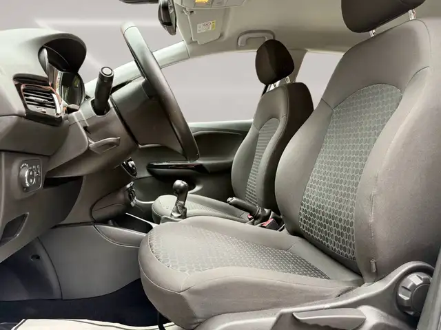 Opel Corsa view 12