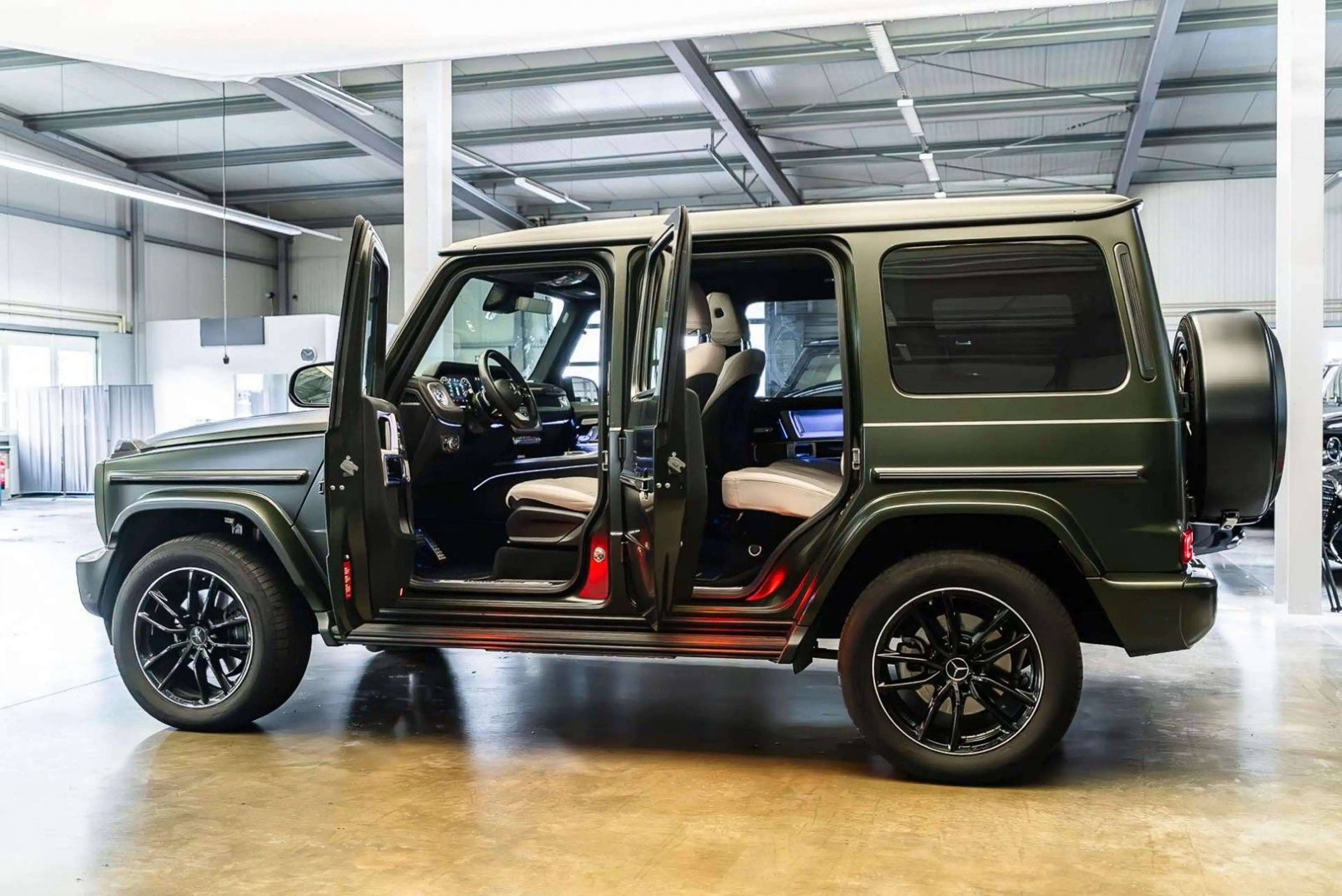 Mercedes-Benz G 500 AMG Line FACELIFT / EXCLUSIVE Line Inter. — photo 9