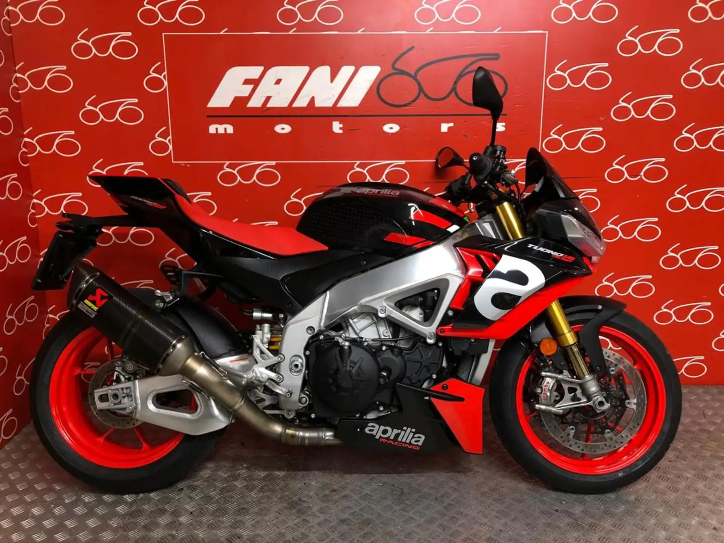 Aprilia Tuono V4 1100 Factory Nero - 1