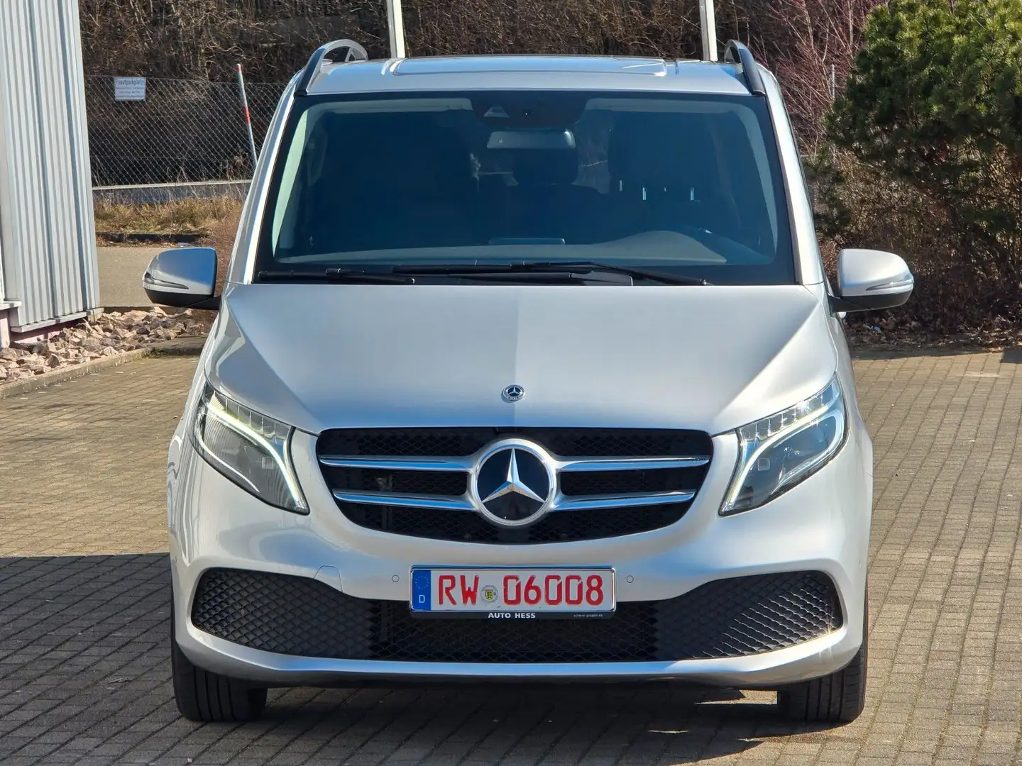 Mercedes-Benz V 220 EDITION lang/NAVI/LED/7 SITZE/TISCH/KAMERA Silber - 2