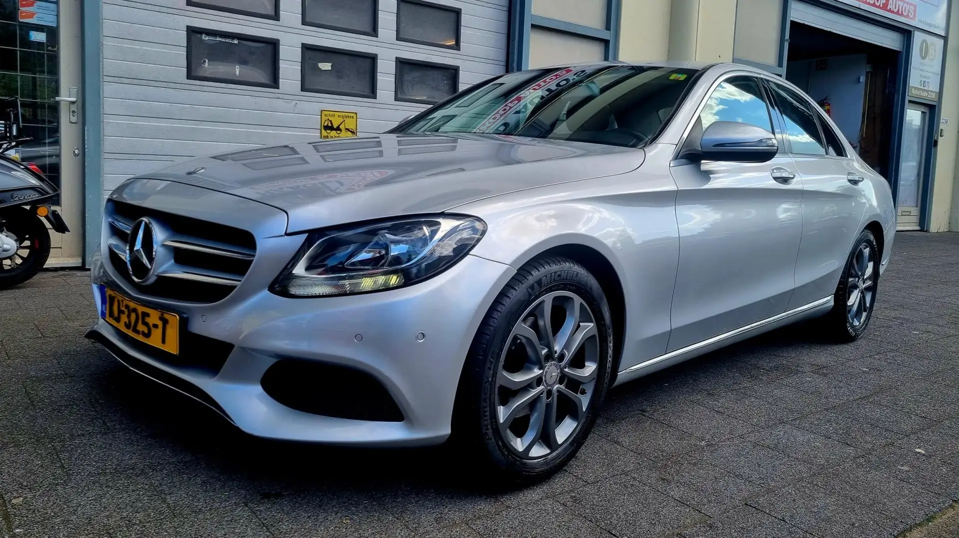 Mercedes-Benz C 180 Prestige Automaat Leer Grijs - 2