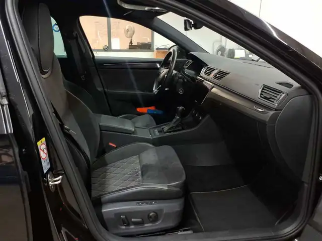 Skoda Superb view 8