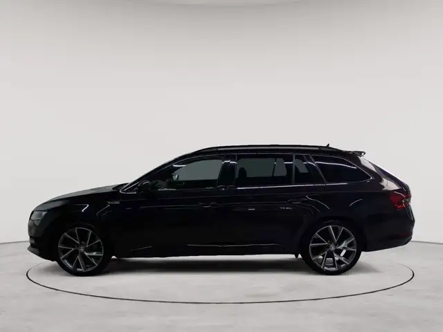 Skoda Superb view 6