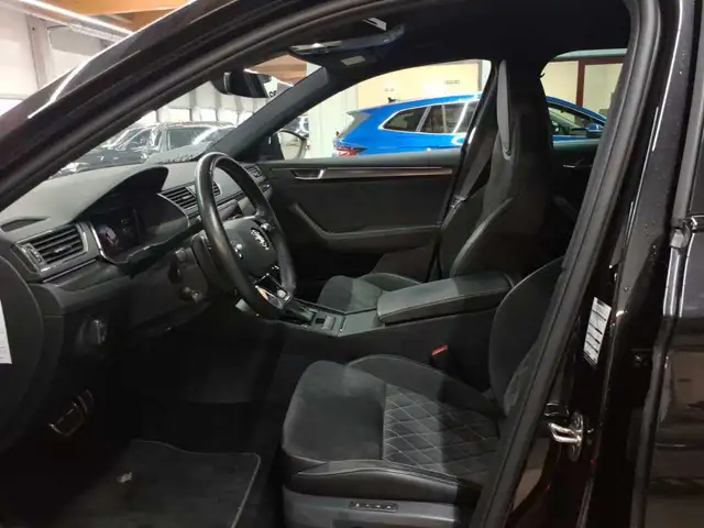Skoda Superb view 7