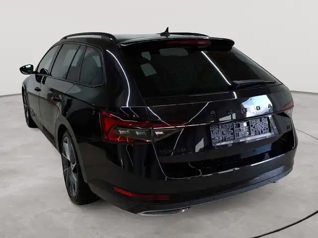 Skoda Superb view 5