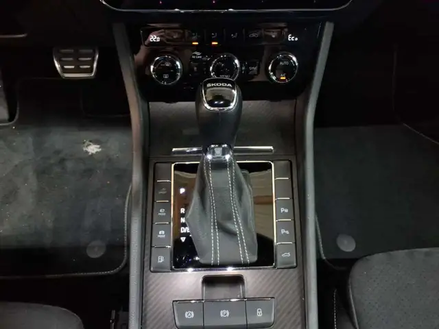 Skoda Superb view 10