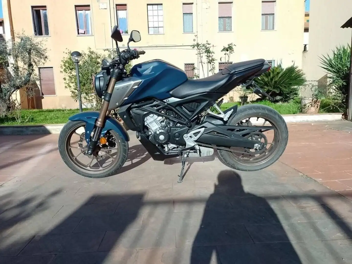 Honda CB 125 Bleu - 2