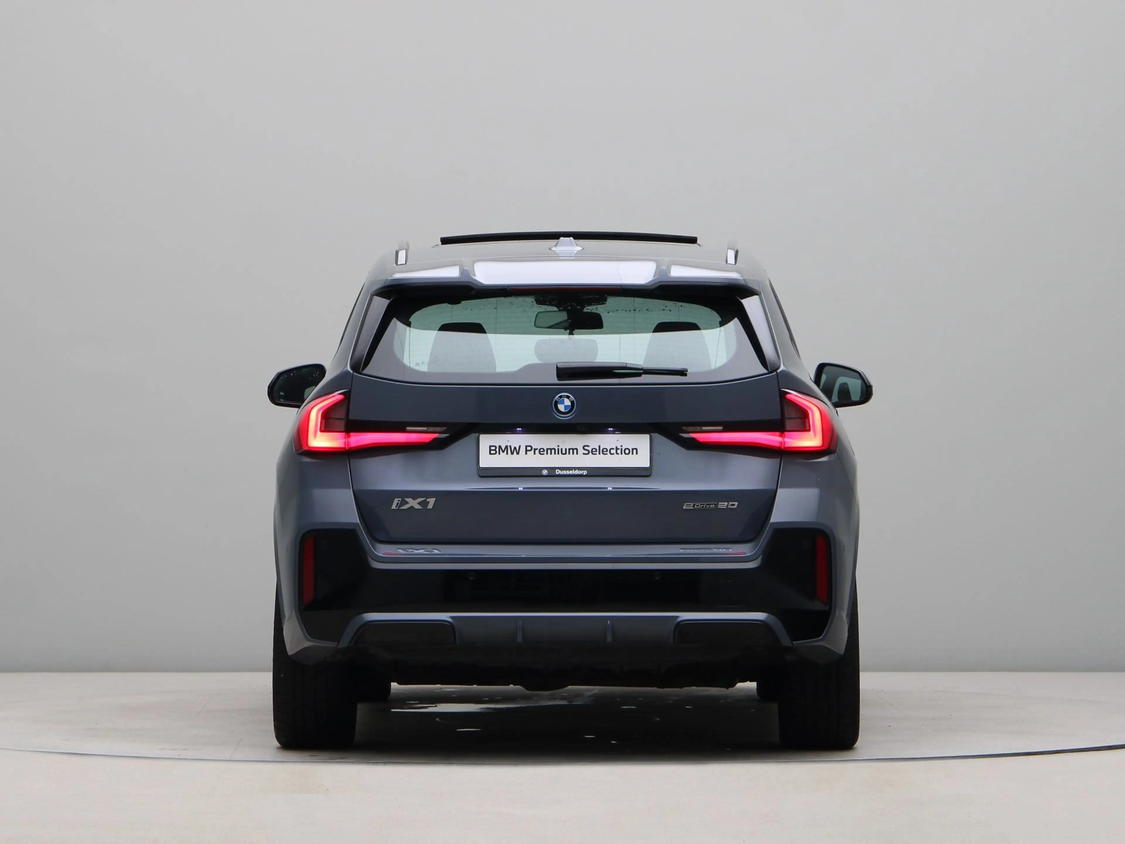 BMW iX1 eDrive20 67 kWh M Sport Edition — photo 9