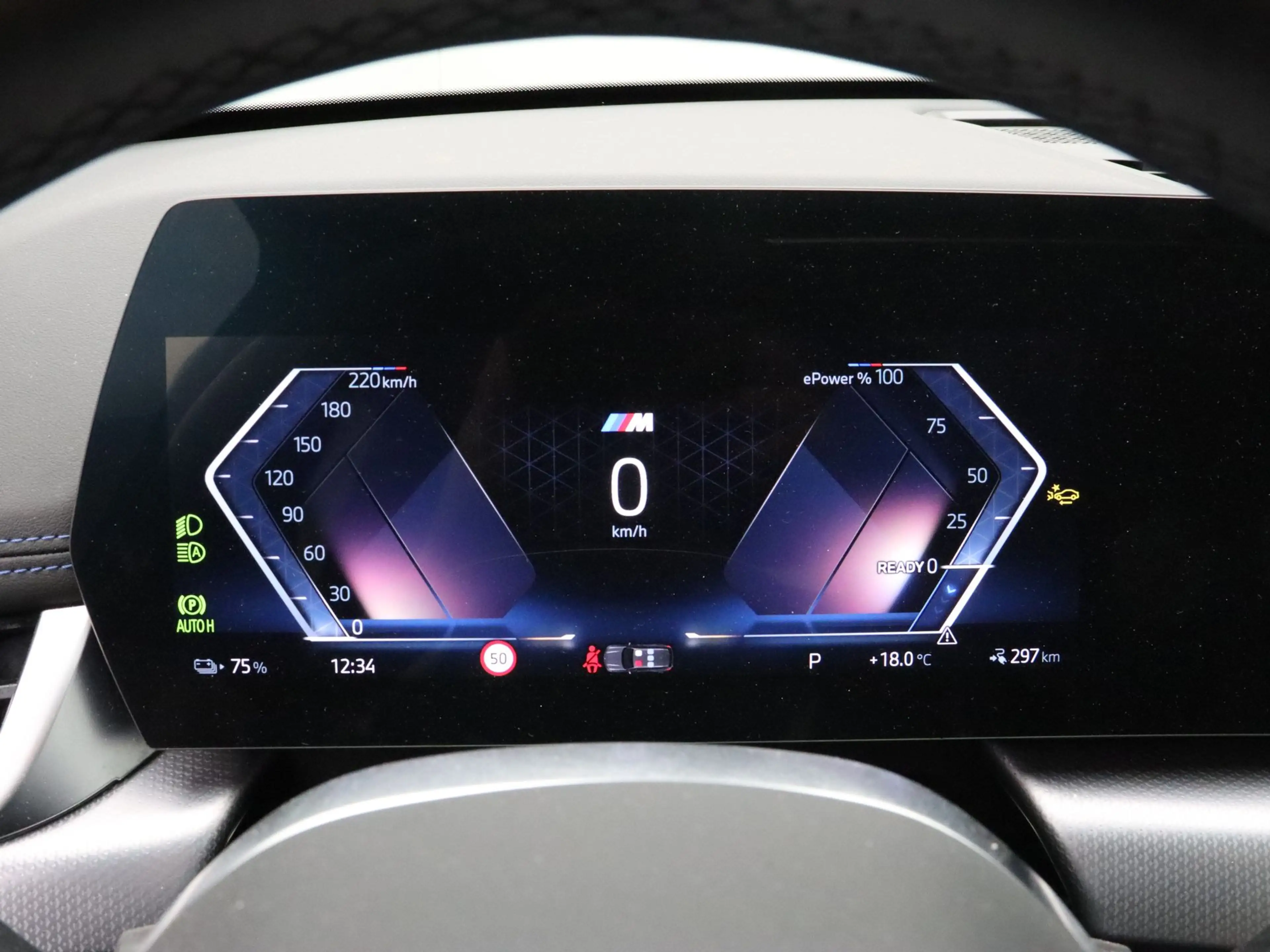 BMW iX1 eDrive20 67 kWh M Sport Edition — photo 3