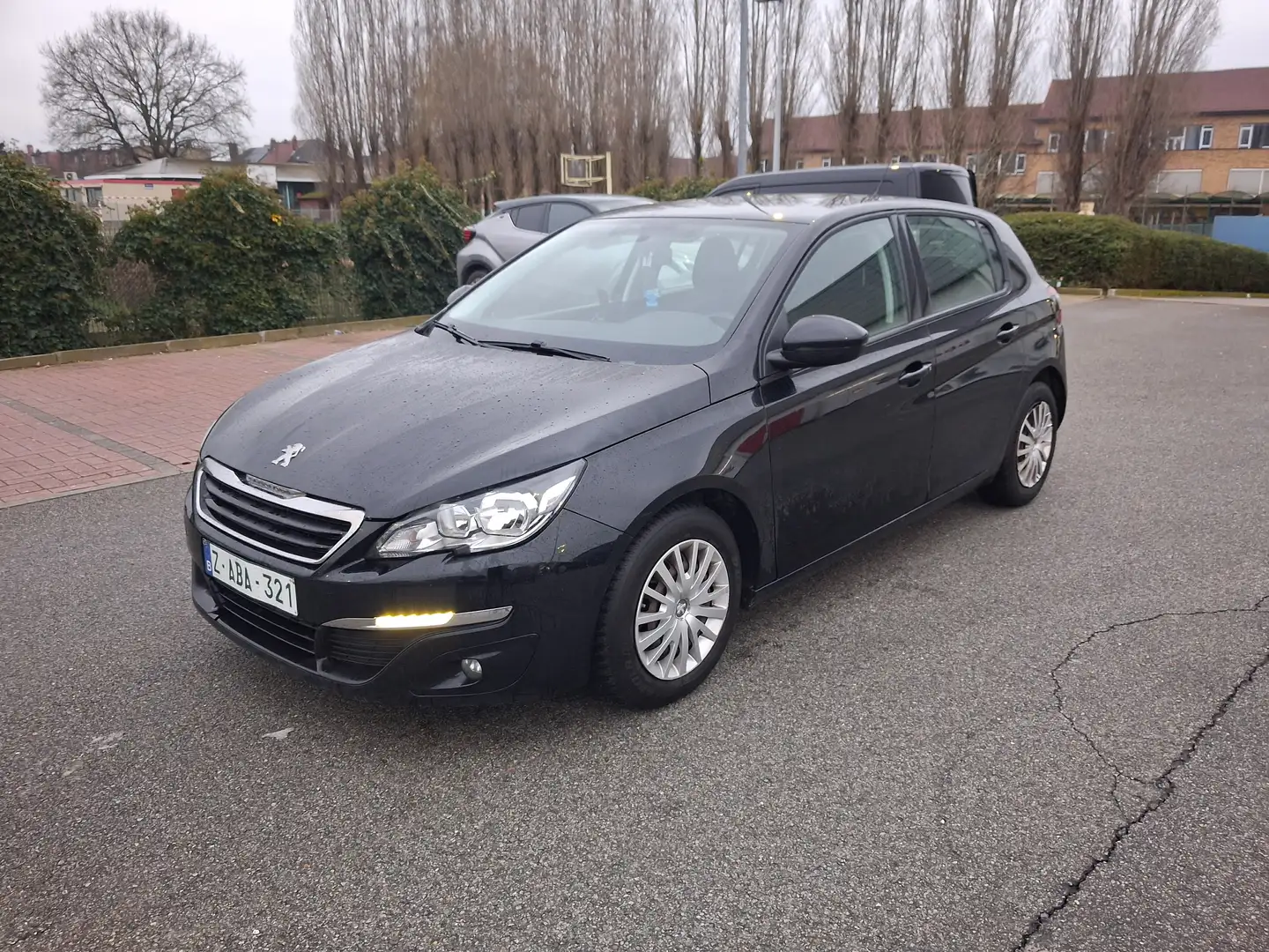 Peugeot 308 308 1.6 BlueHDi Style STT Schwarz - 1