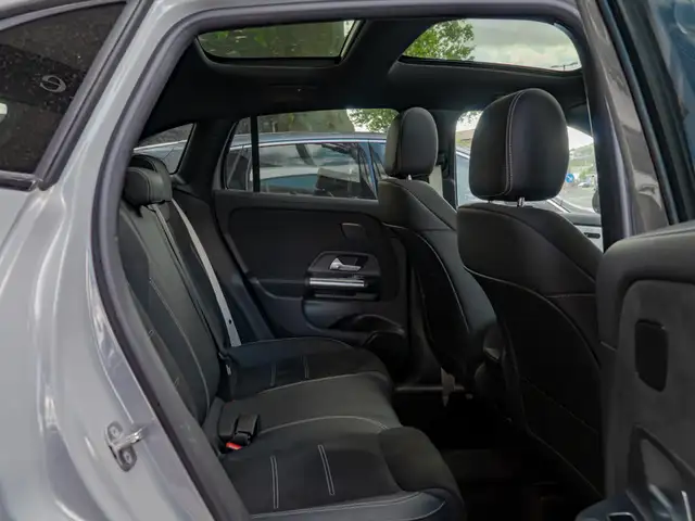 Mercedes-Benz 250 view 10