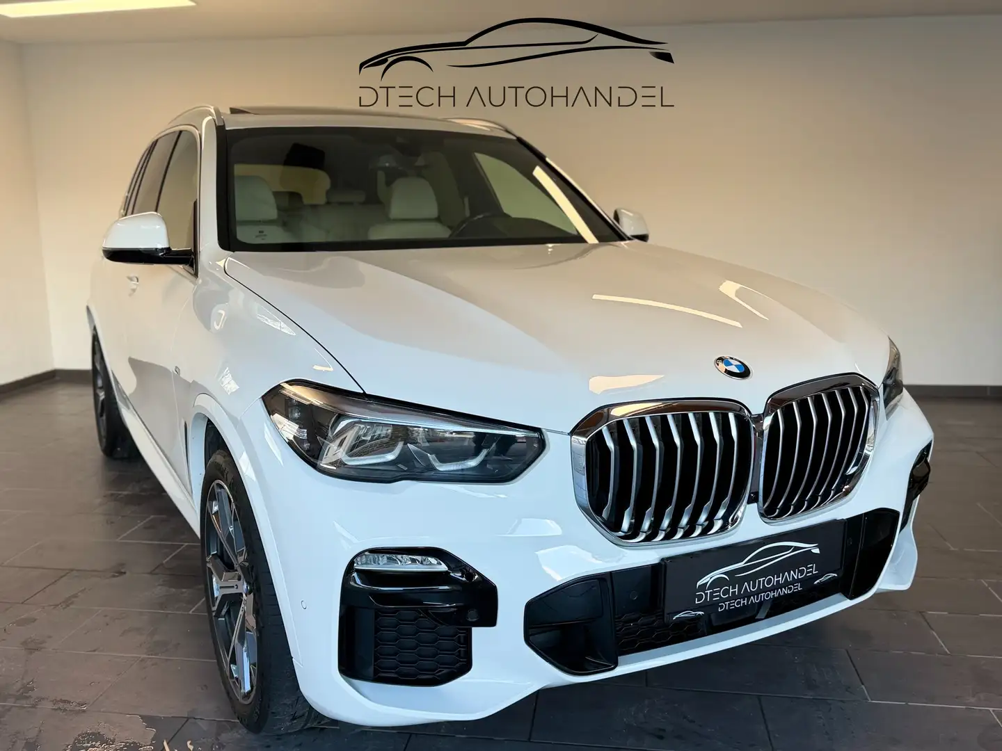 BMW X5 xDrive 45 e MSport/AHK/KEYLESS/LUFT/PANO Weiß - 1