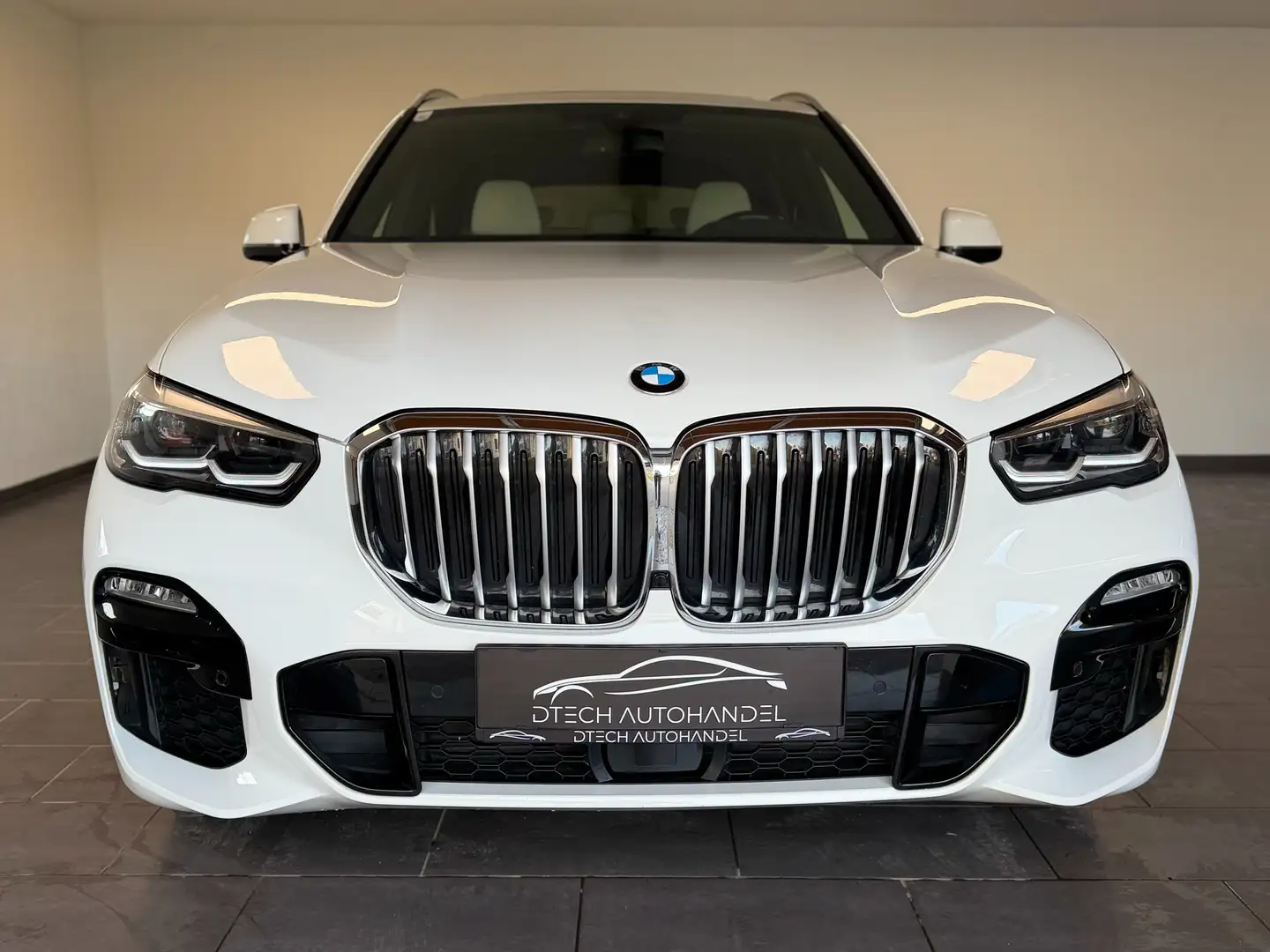 BMW X5 xDrive 45 e MSport/AHK/KEYLESS/LUFT/PANO Weiß - 2