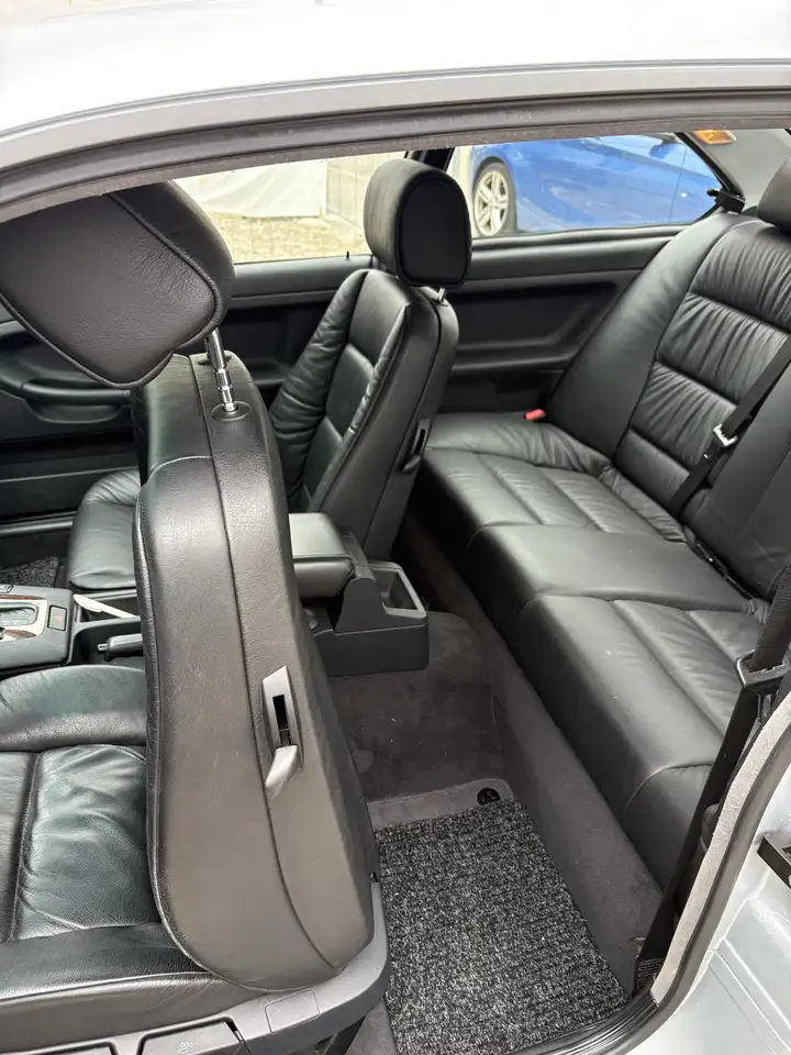 BMW 320i, foto 9