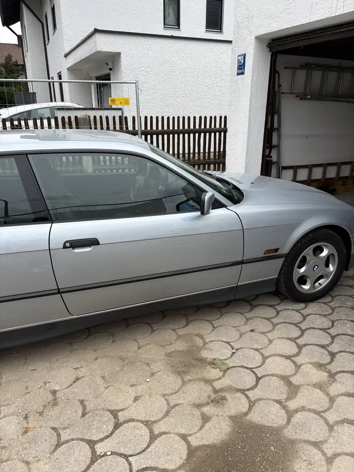 BMW 320i, foto 6