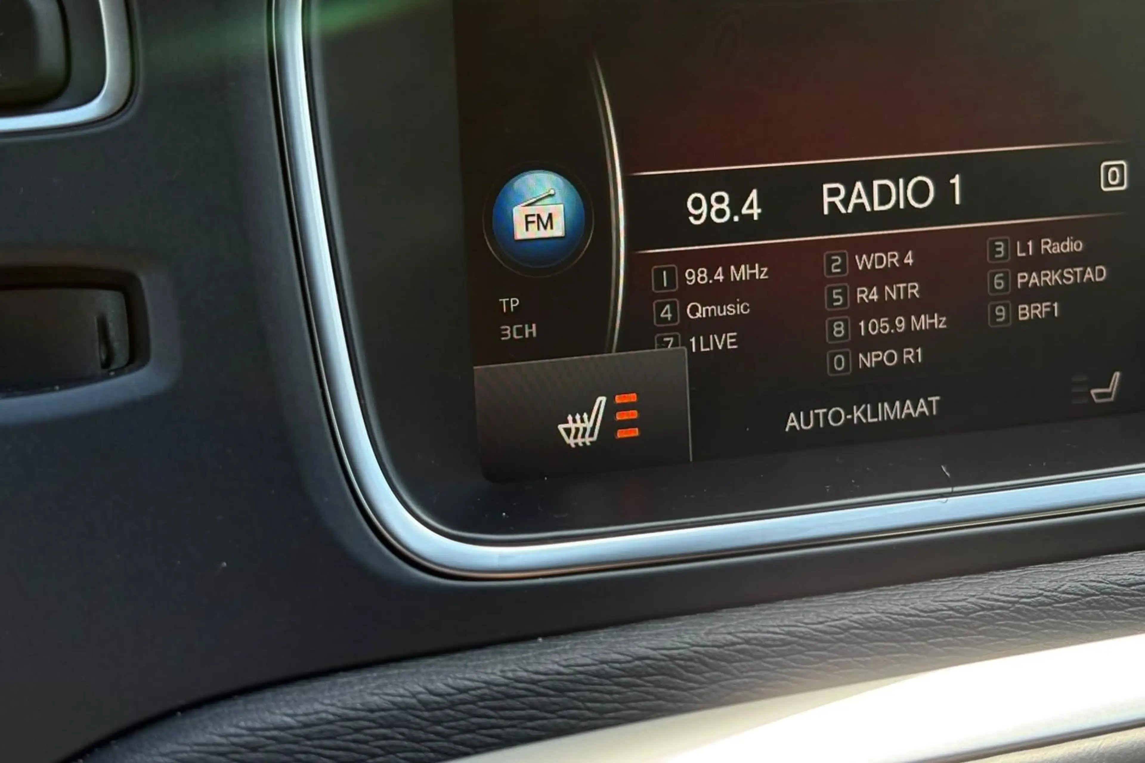 Volvo V40 1.5 T3 Polar+ Sport | Panoramadak | Verwarmbare vo — photo 14