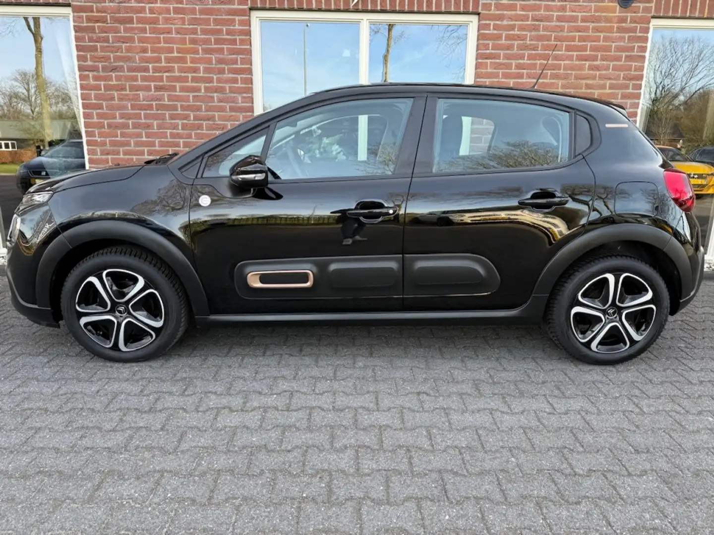 Citroen C3 1.2 PT C-Series NAVI / CLIMA / CRUISE / RIJKLAAR Schwarz - 2