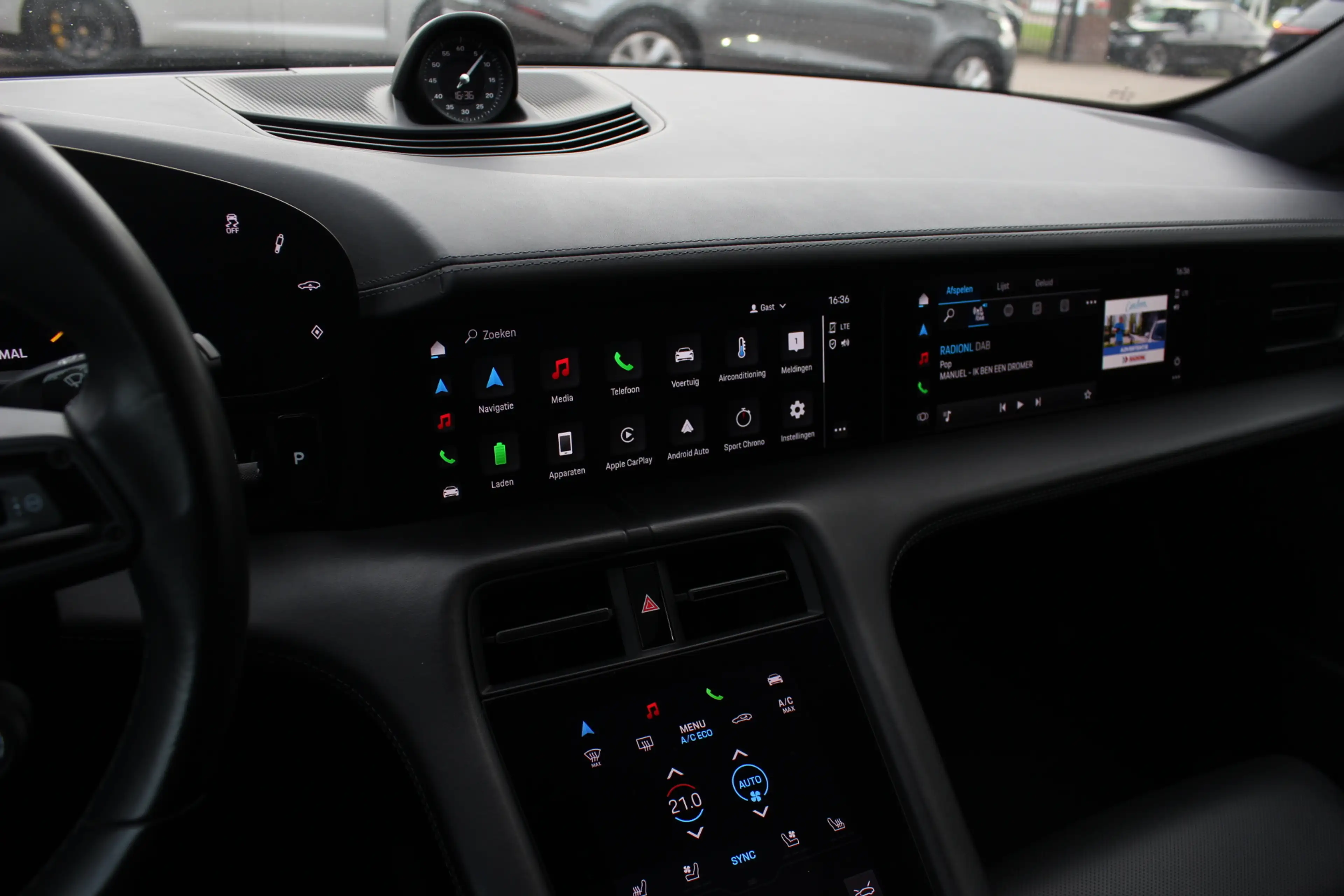 Porsche Taycan Cross Turismo 4 93 kWh / SOH 93,3% / Panoramadak / — photo 20