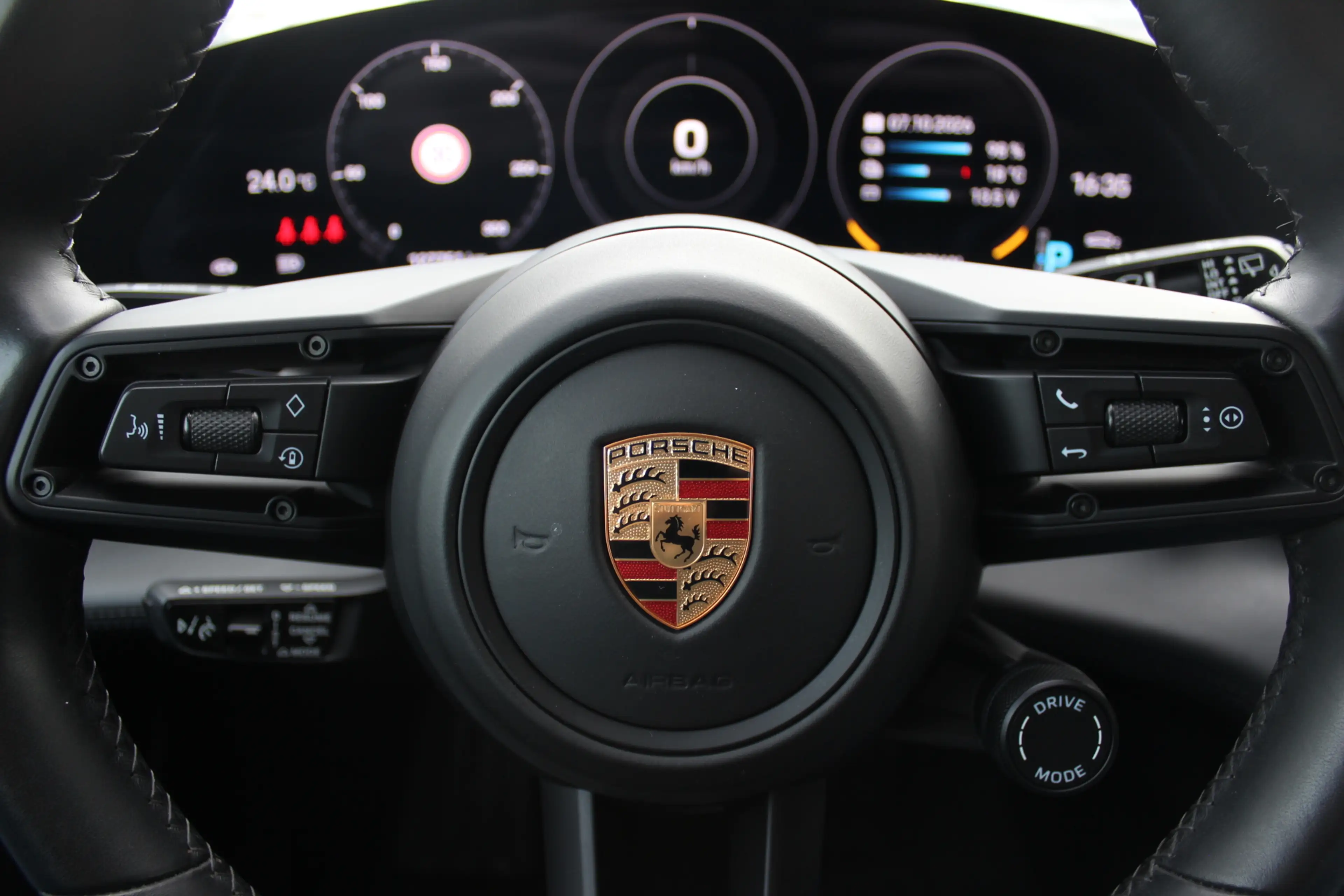 Porsche Taycan Cross Turismo 4 93 kWh / SOH 93,3% / Panoramadak / — photo 37