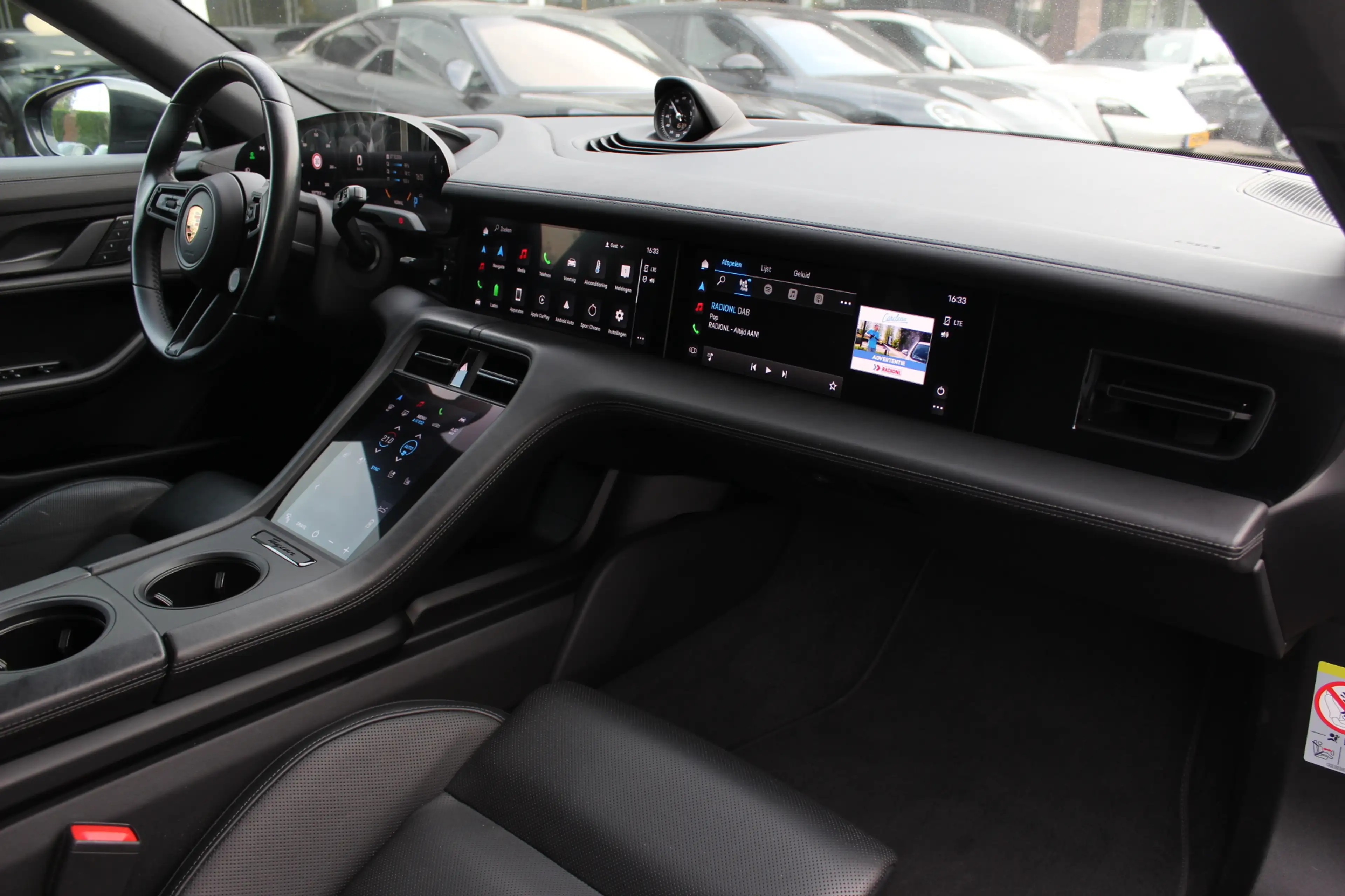 Porsche Taycan Cross Turismo 4 93 kWh / SOH 93,3% / Panoramadak / — photo 14