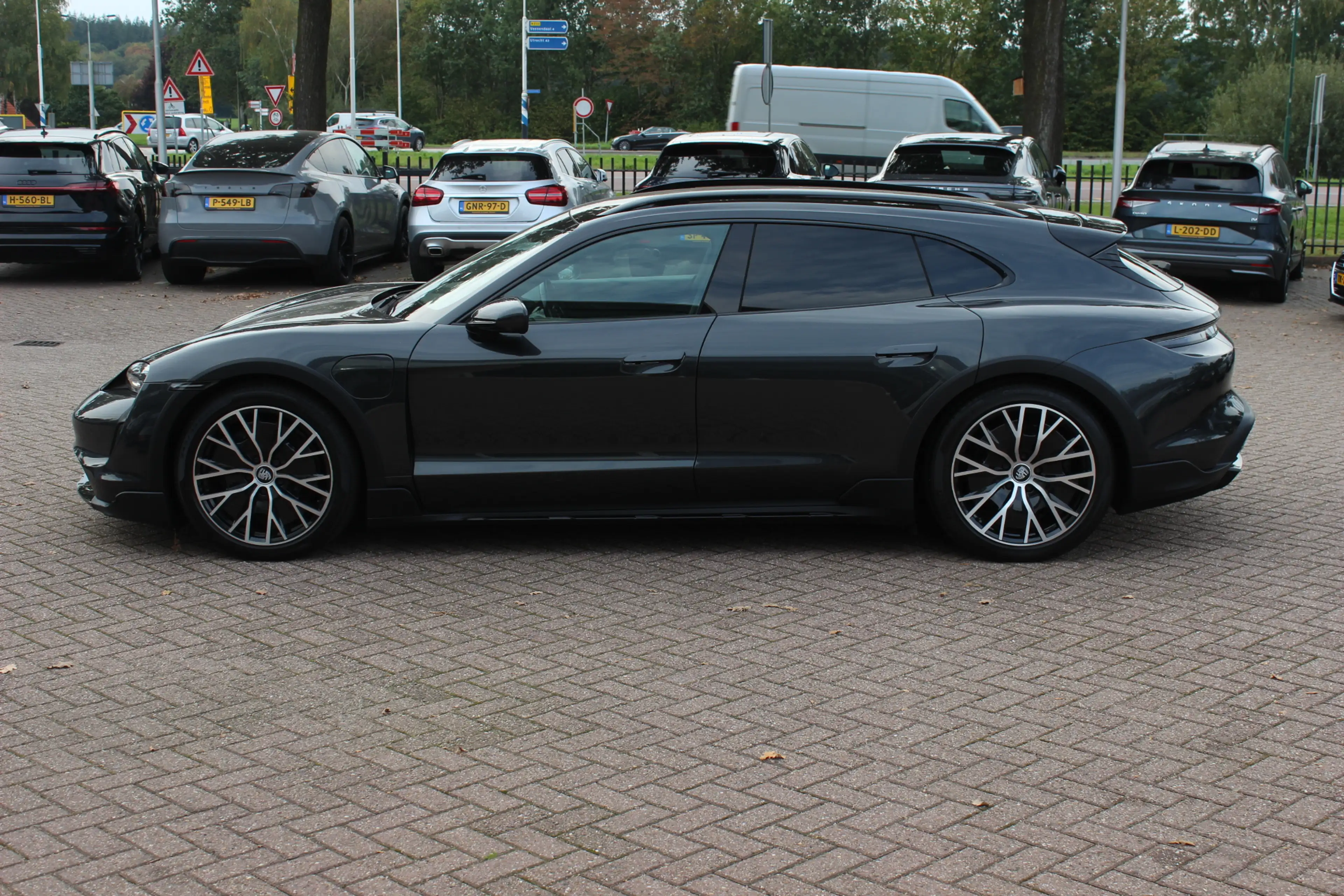 Porsche Taycan Cross Turismo 4 93 kWh / SOH 93,3% / Panoramadak / — photo 8