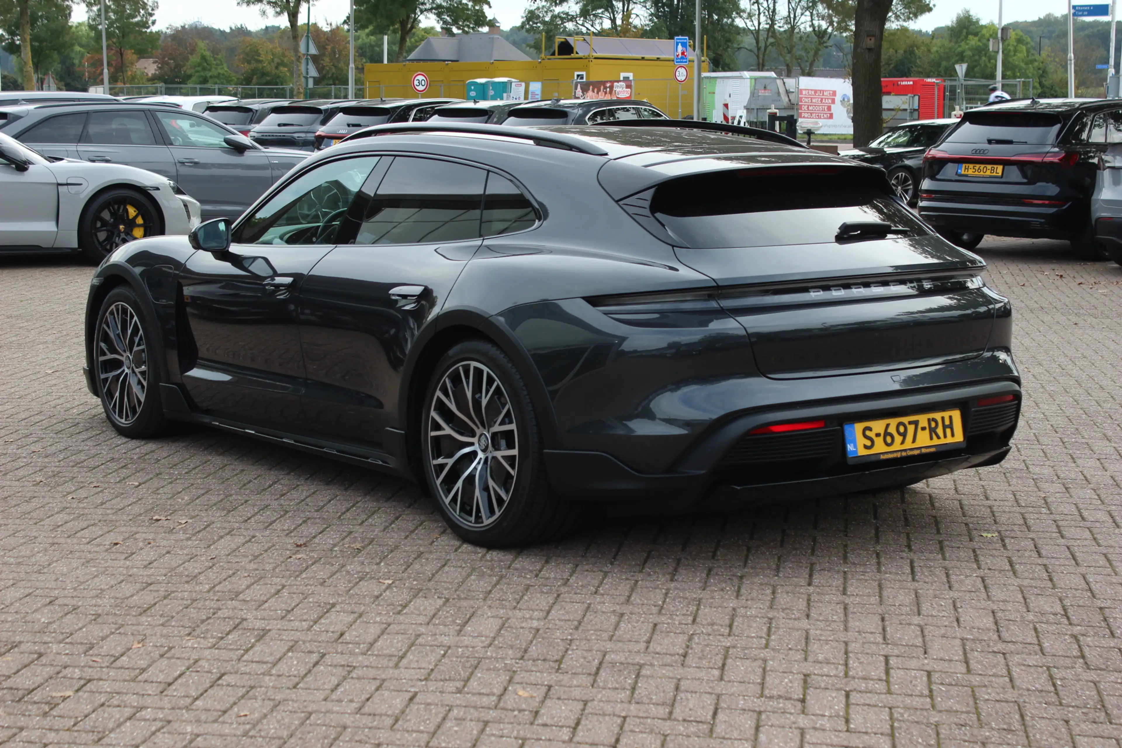 Porsche Taycan Cross Turismo 4 93 kWh / SOH 93,3% / Panoramadak / — photo 4