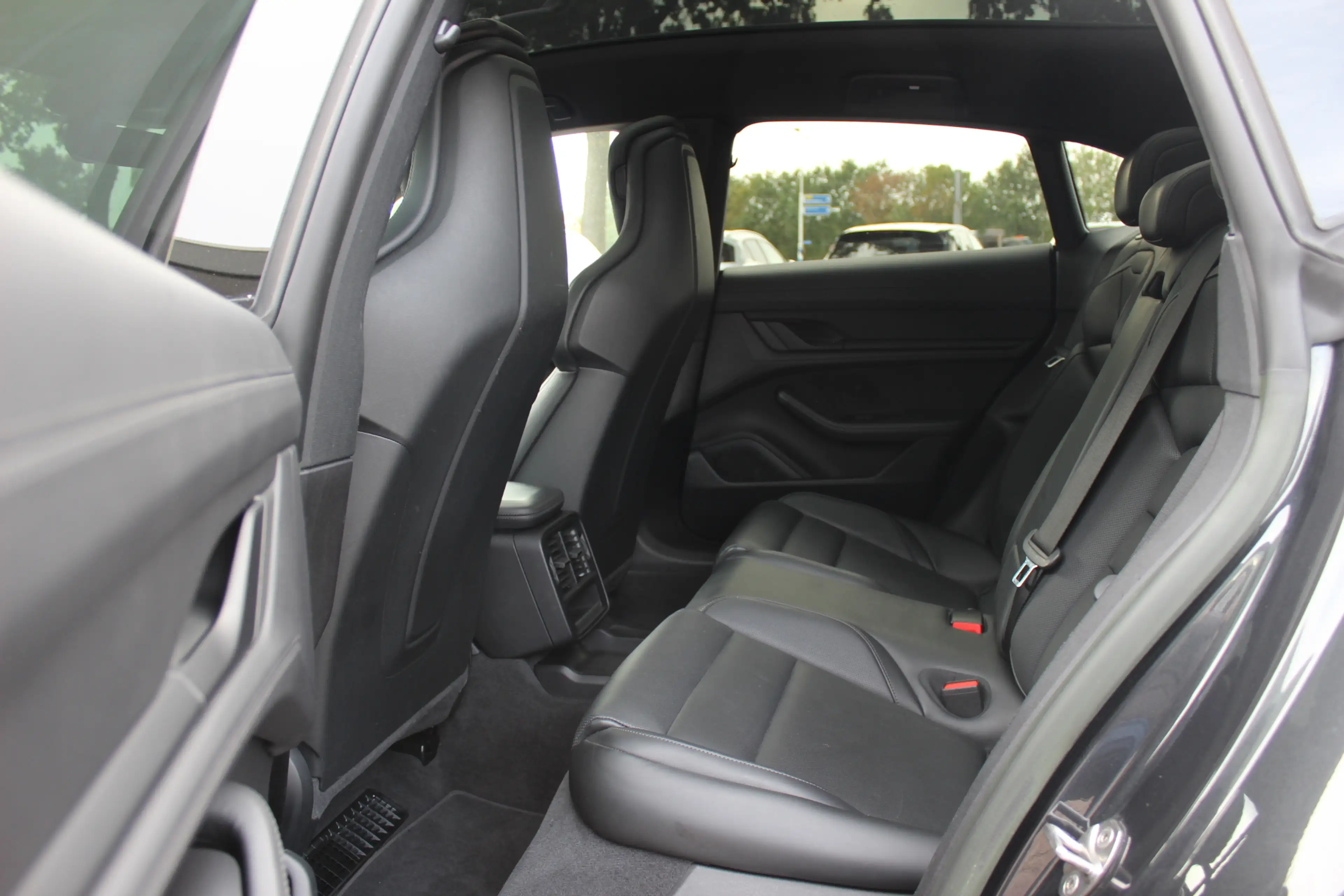 Porsche Taycan Cross Turismo 4 93 kWh / SOH 93,3% / Panoramadak / — photo 12