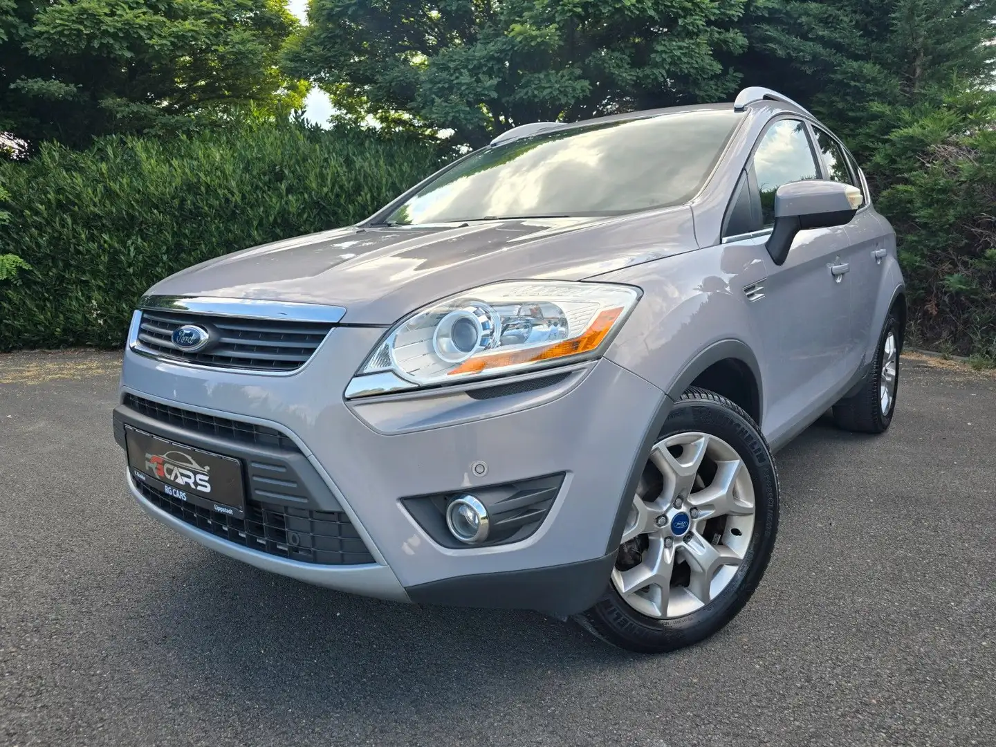 Ford Kuga Champions Edition 4x4 Navi Xenon Grau - 1