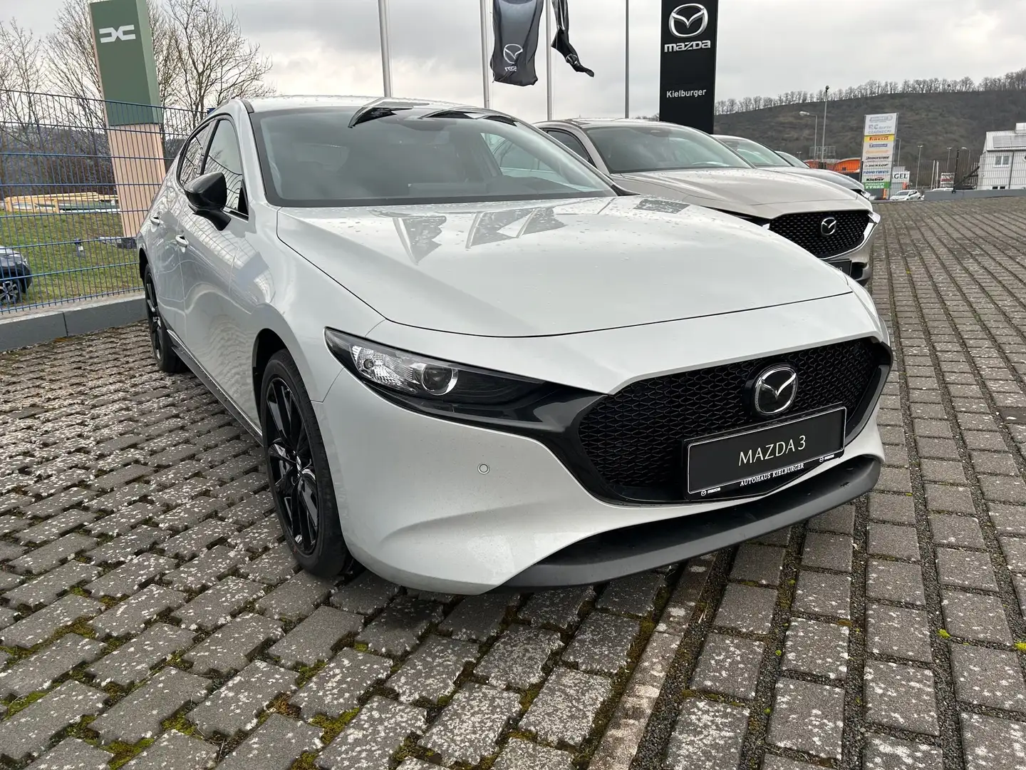 Mazda 3 2.5L e-SKYACTIV G 6AT FWD Homura Weiß - 2