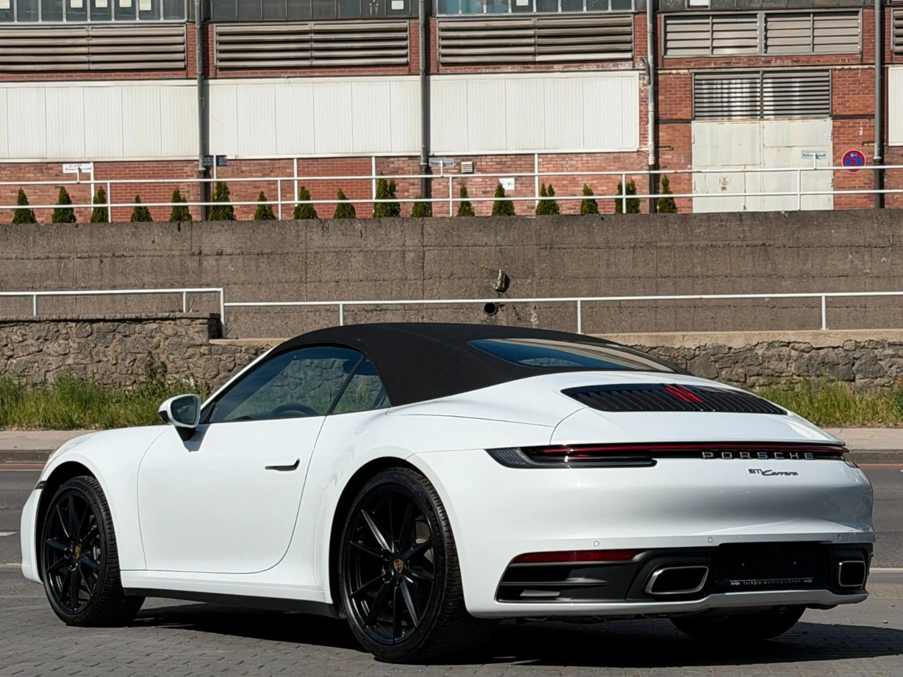 Porsche 911 Carrera Cabrio -Lift - 1 Hand Approved 02/28 — photo 13