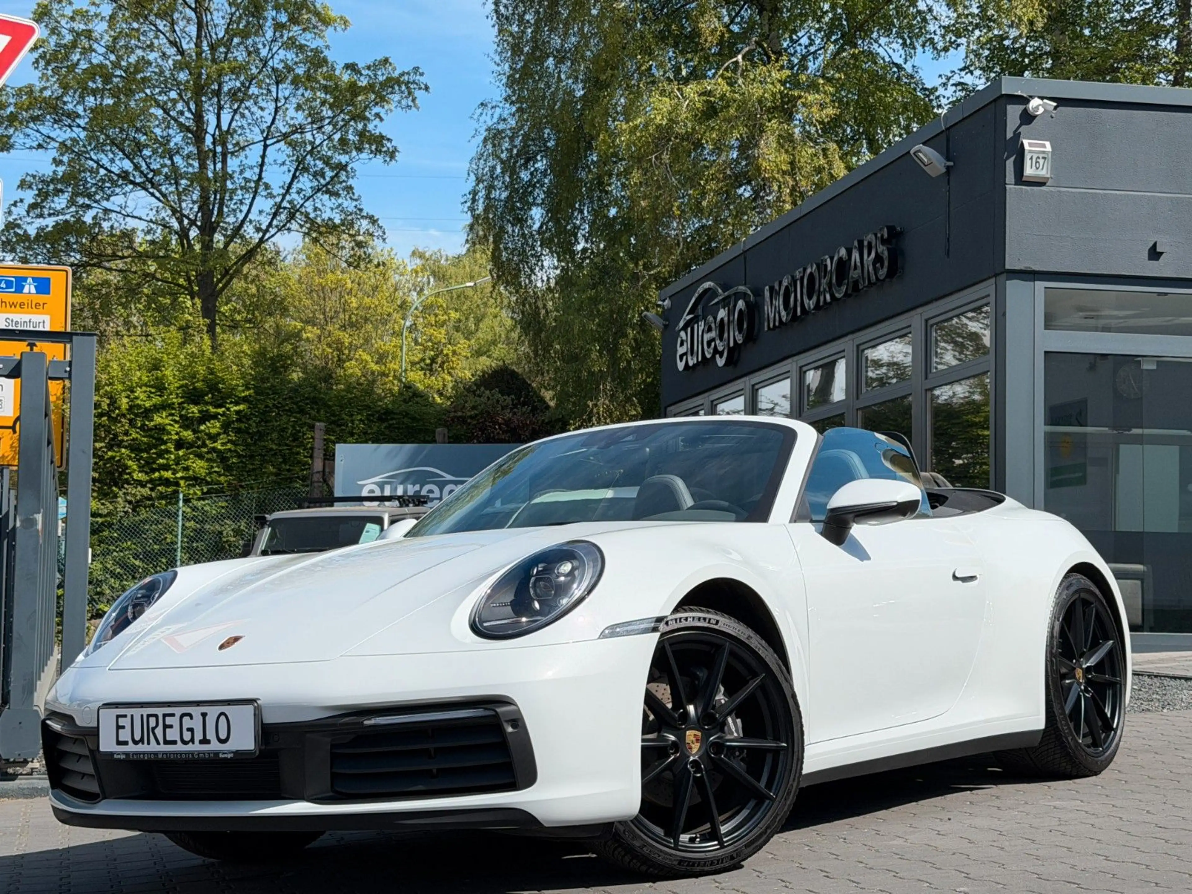 Porsche 911 Carrera Cabrio -Lift - 1 Hand Approved 02/28