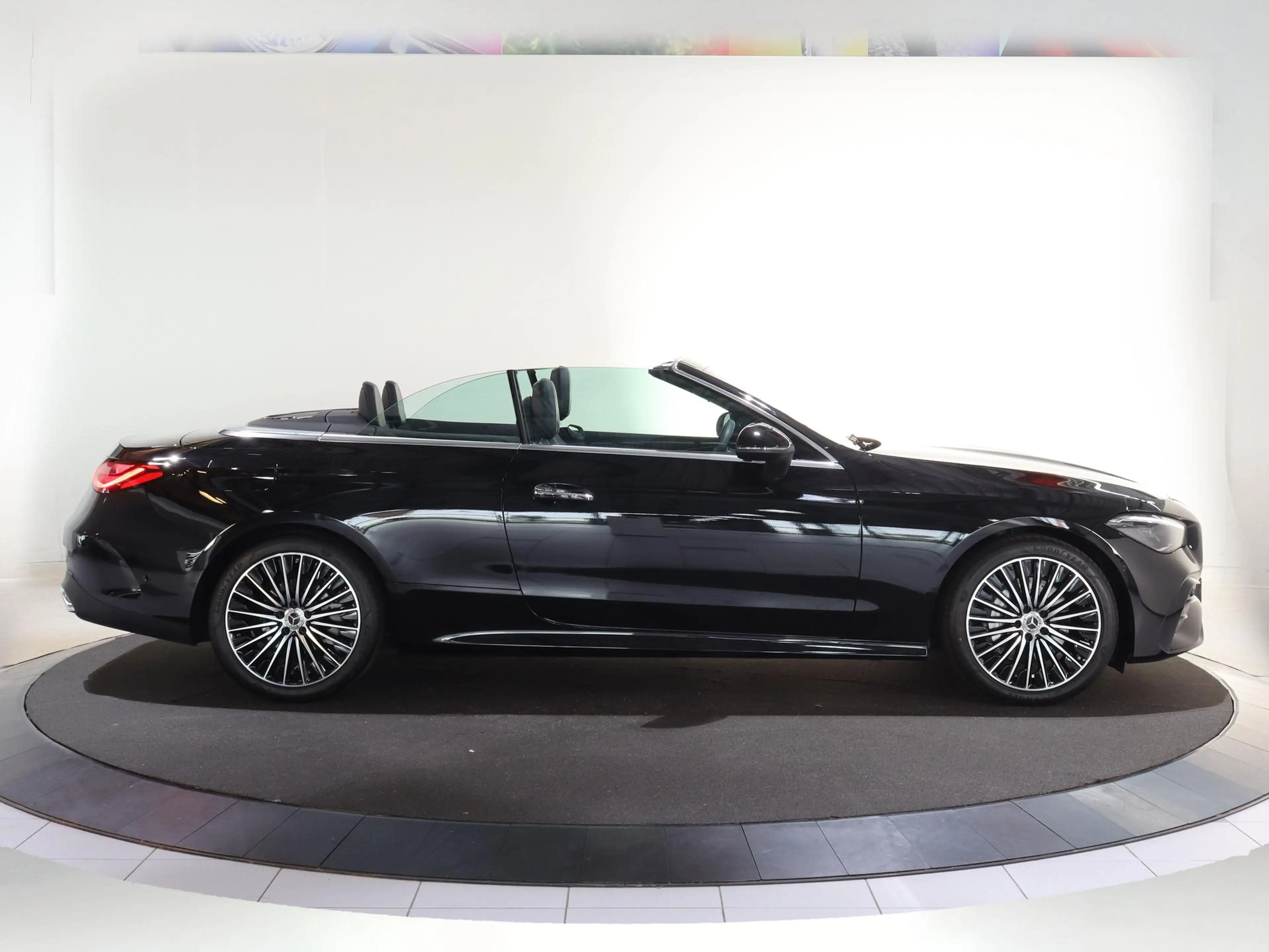 Mercedes-Benz CLE 200 Cabriolet AMG Line | Winter pakket | Nekverwarming — photo 6