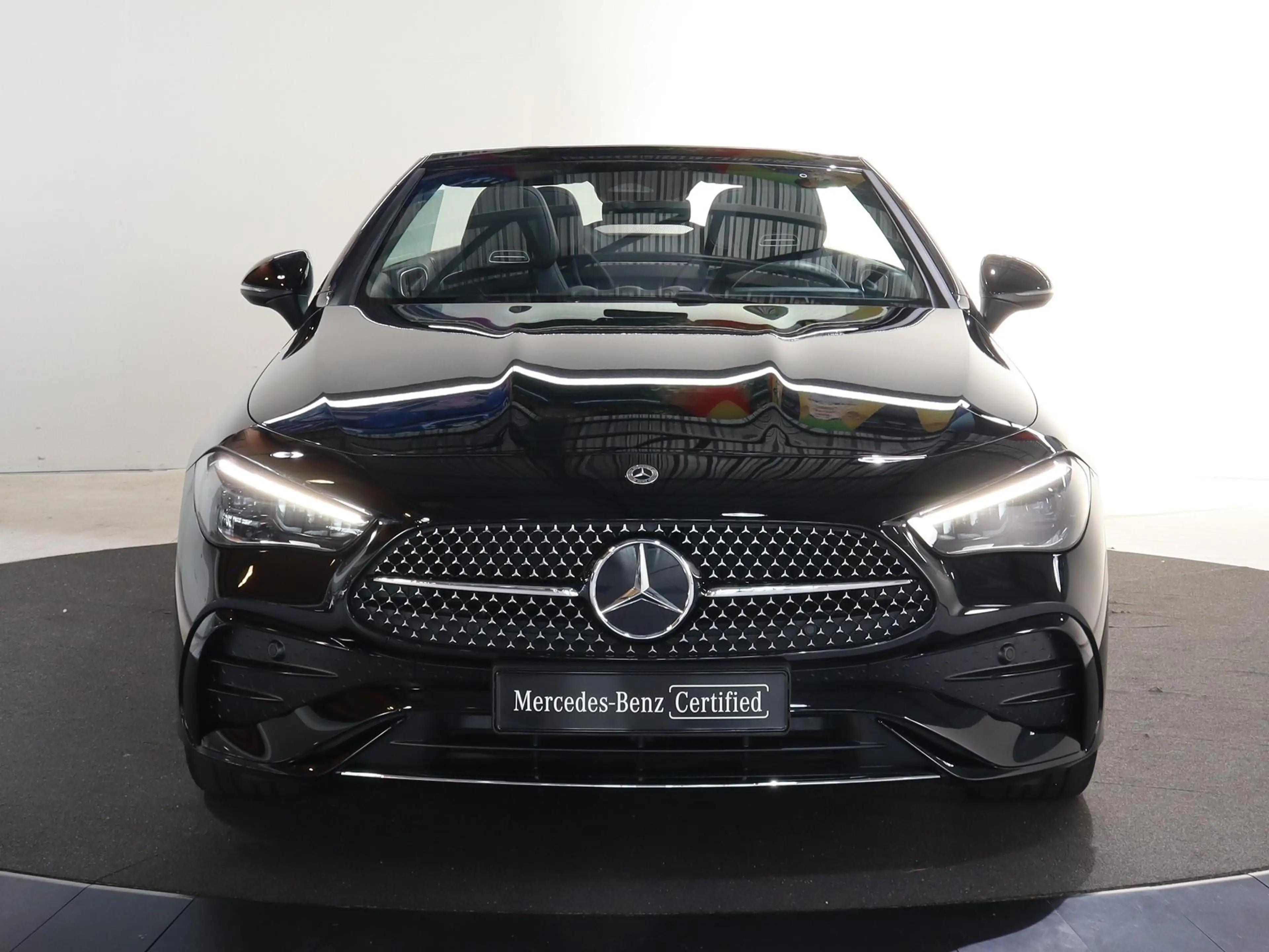 Mercedes-Benz CLE 200 Cabriolet AMG Line | Winter pakket | Nekverwarming — photo 3