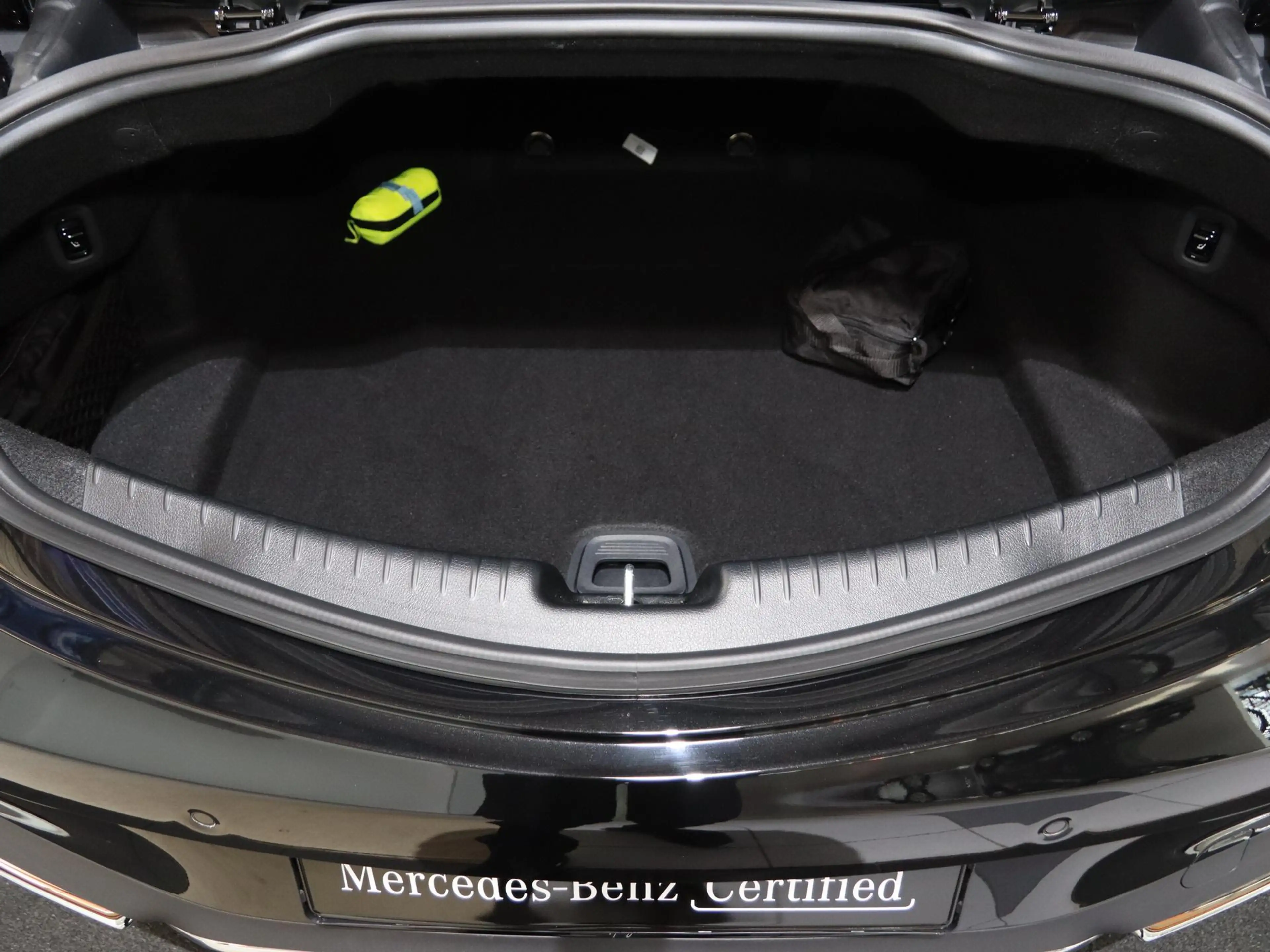 Mercedes-Benz CLE 200 Cabriolet AMG Line | Winter pakket | Nekverwarming — photo 12