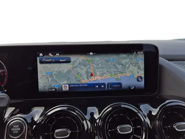 Mercedes-Benz Gla view 11