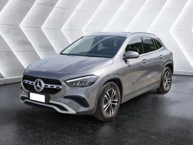 Mercedes-Benz Gla main image