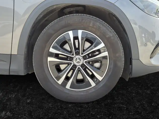 Mercedes-Benz Gla view 13