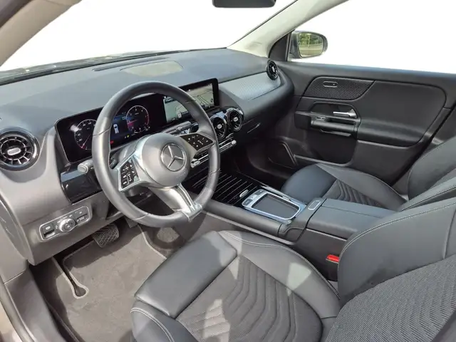Mercedes-Benz Gla view 6