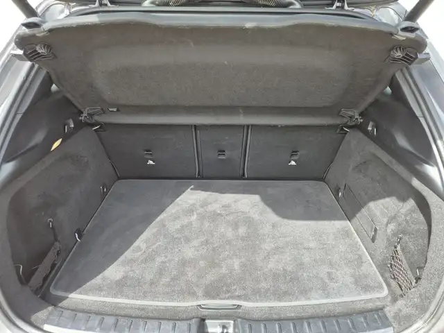 Mercedes-Benz Gla view 12