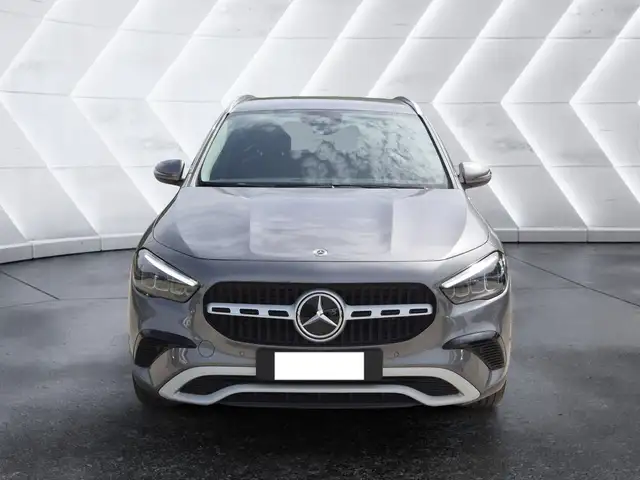 Mercedes-Benz Gla view 2