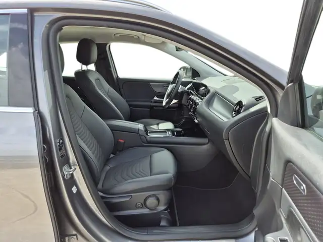 Mercedes-Benz Gla view 9