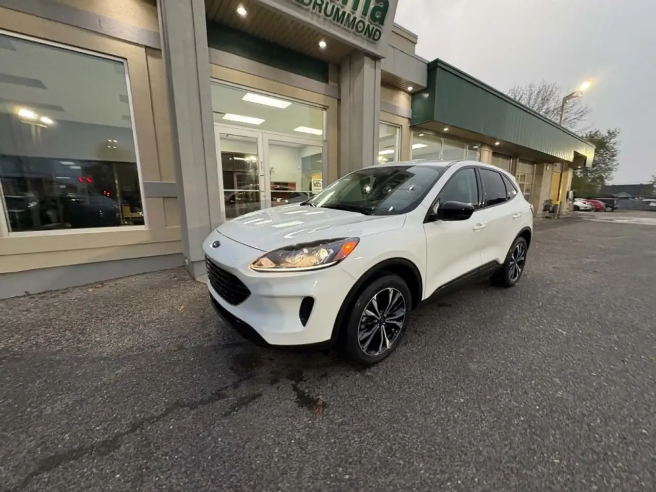 Ford Escape снимка Ford Escape