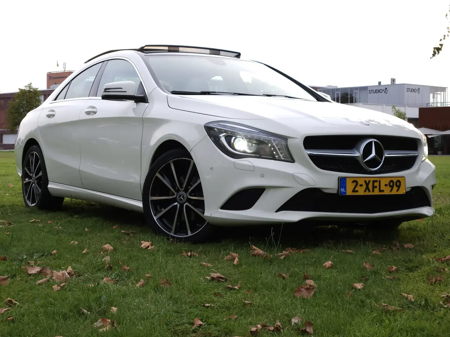 Mercedes-Benz CLA 180 AUTOMAAT/PANO/WITLEER/CLIMA/INRUILMOG Wit - 2