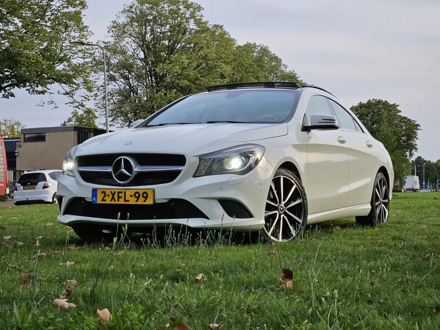 Mercedes-Benz CLA 180 AUTOMAAT/PANO/WITLEER/CLIMA/INRUILMOG Wit - 1