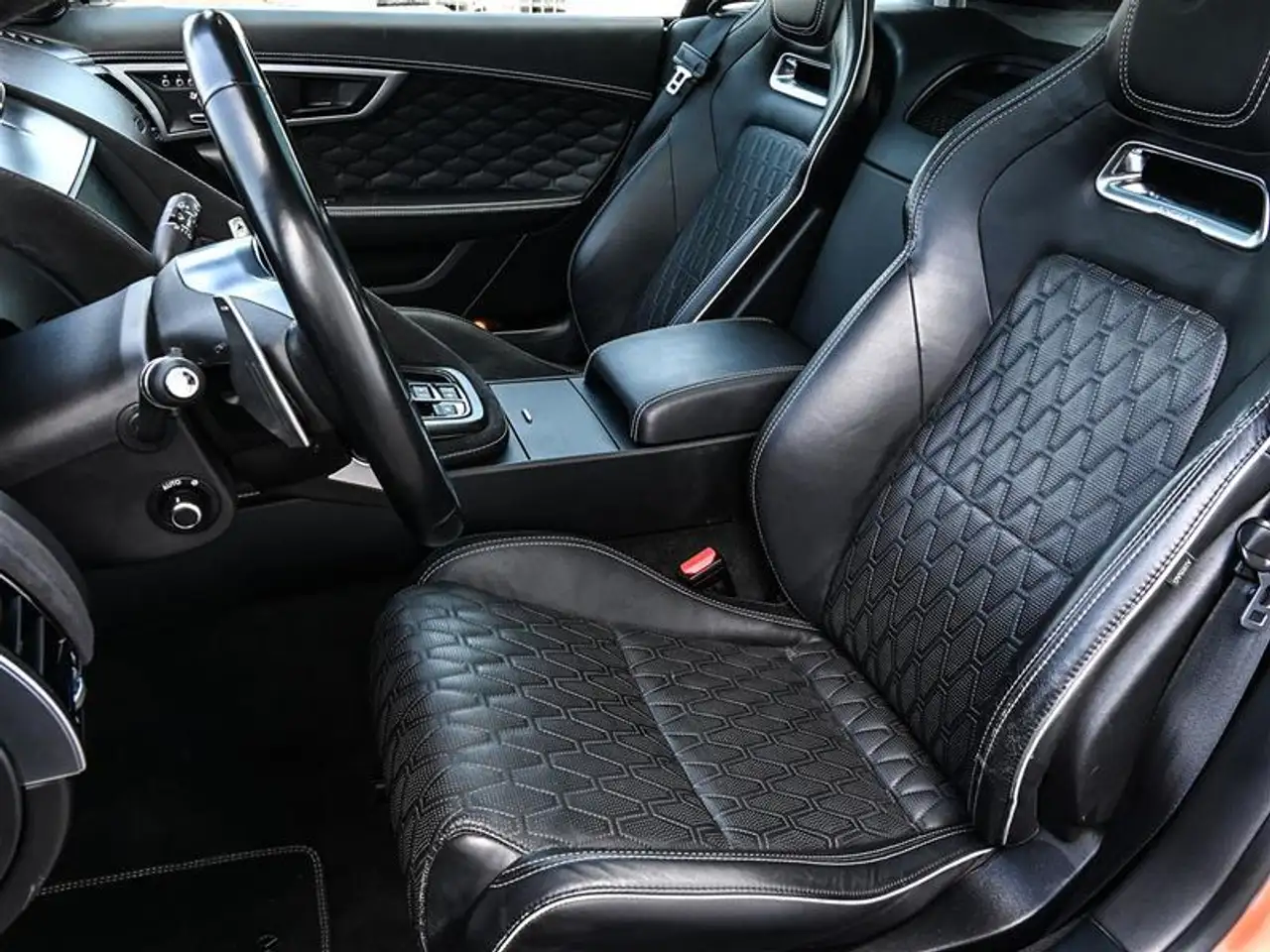 Jaguar F-Type снимка Jaguar F-Type
