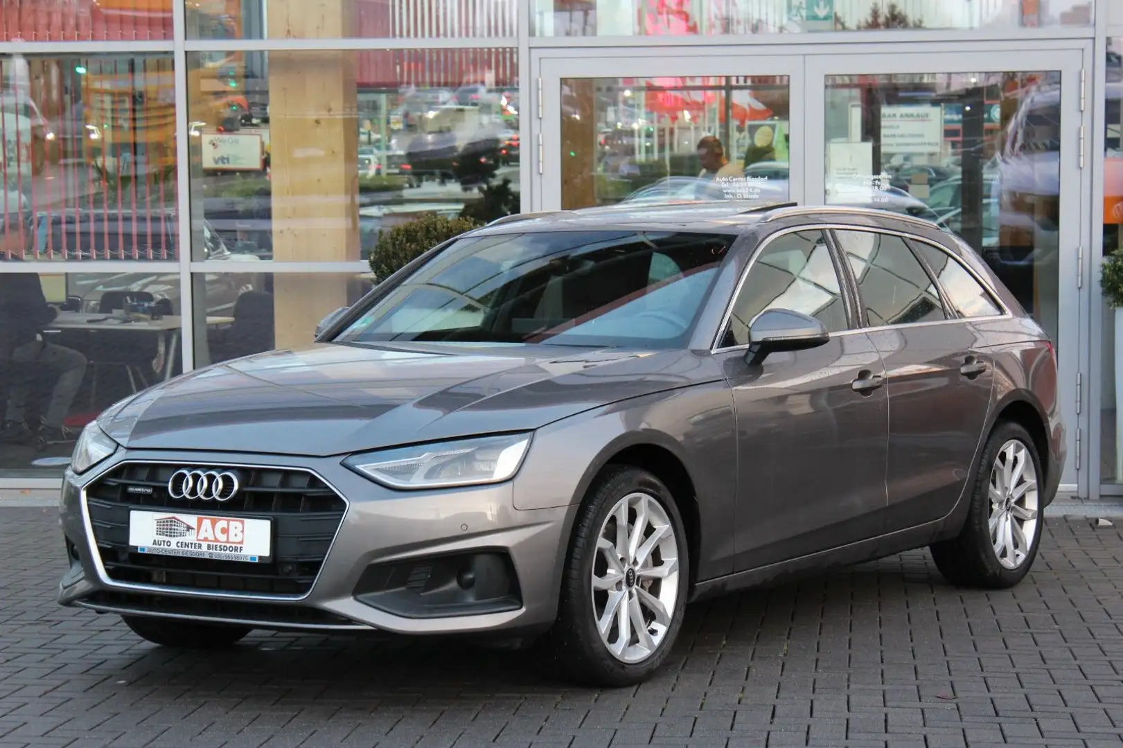 Audi A4 Avant 40 TDI qu. S-Line Pano AHK 18" Rollo´s Gris - 2
