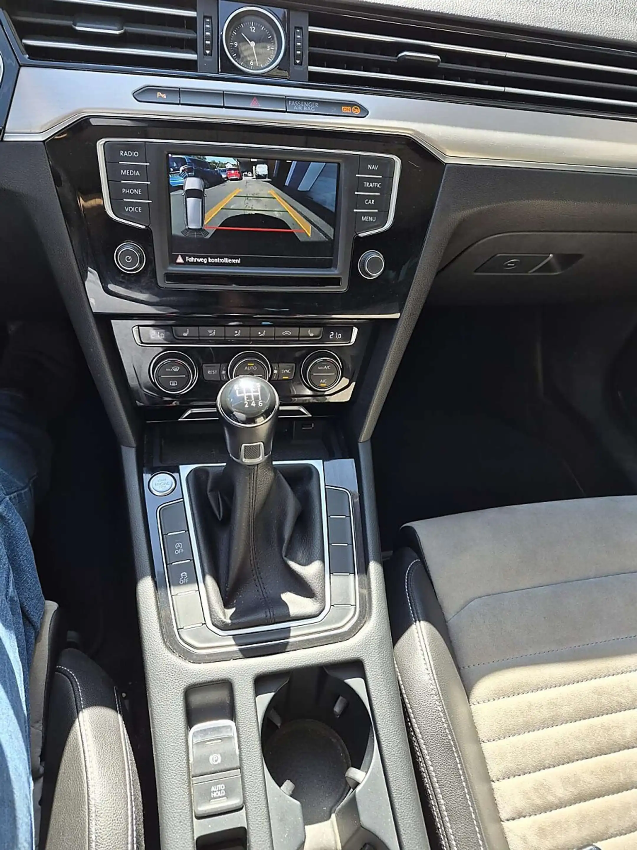 Volkswagen Passat Highline 2,0 TDI 4Motion — photo 14