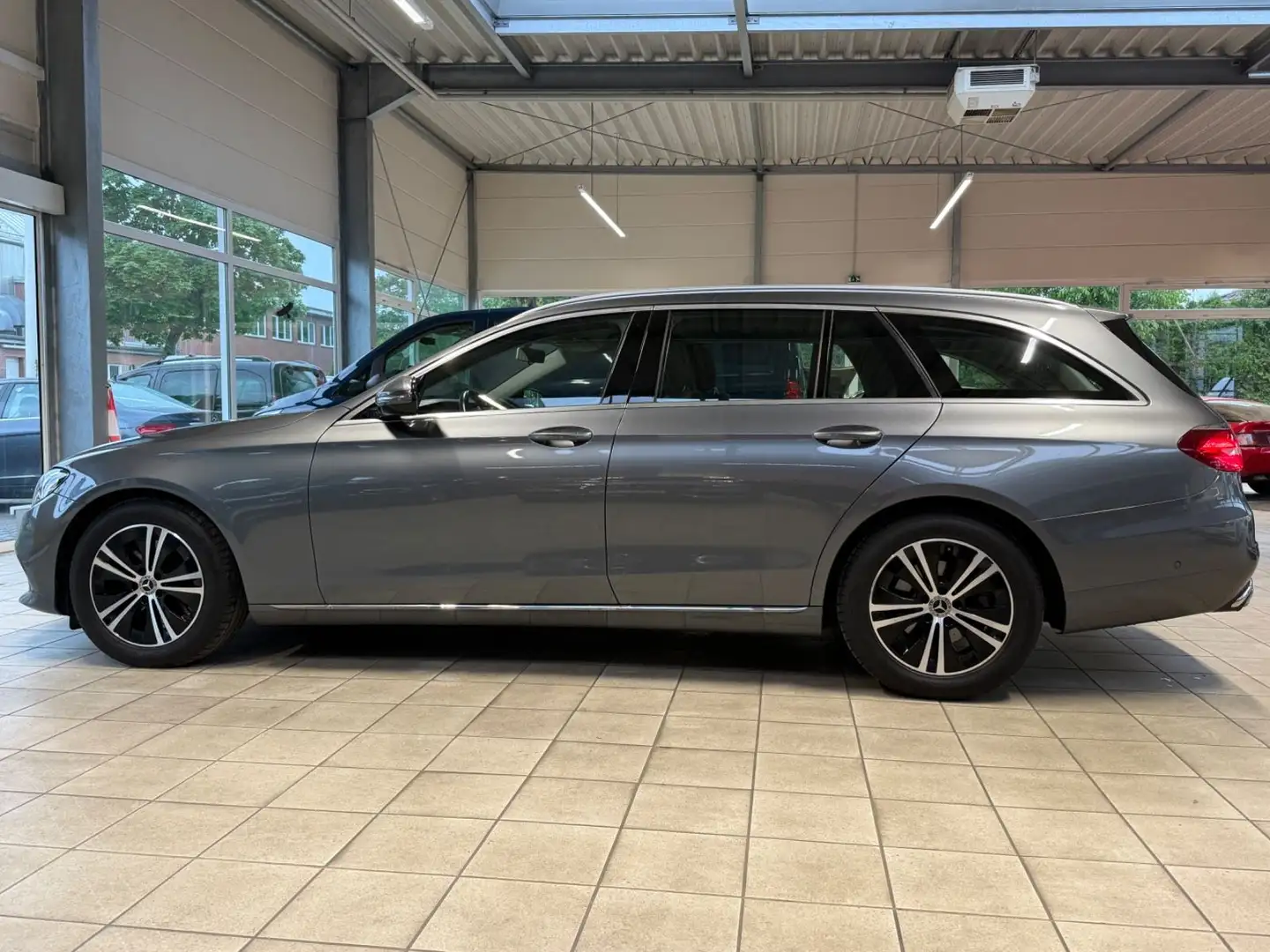 Mercedes-Benz E 220 d 4Matic 9G-TRONIC / 1Hand/Burmester/Navi Grijs - 2