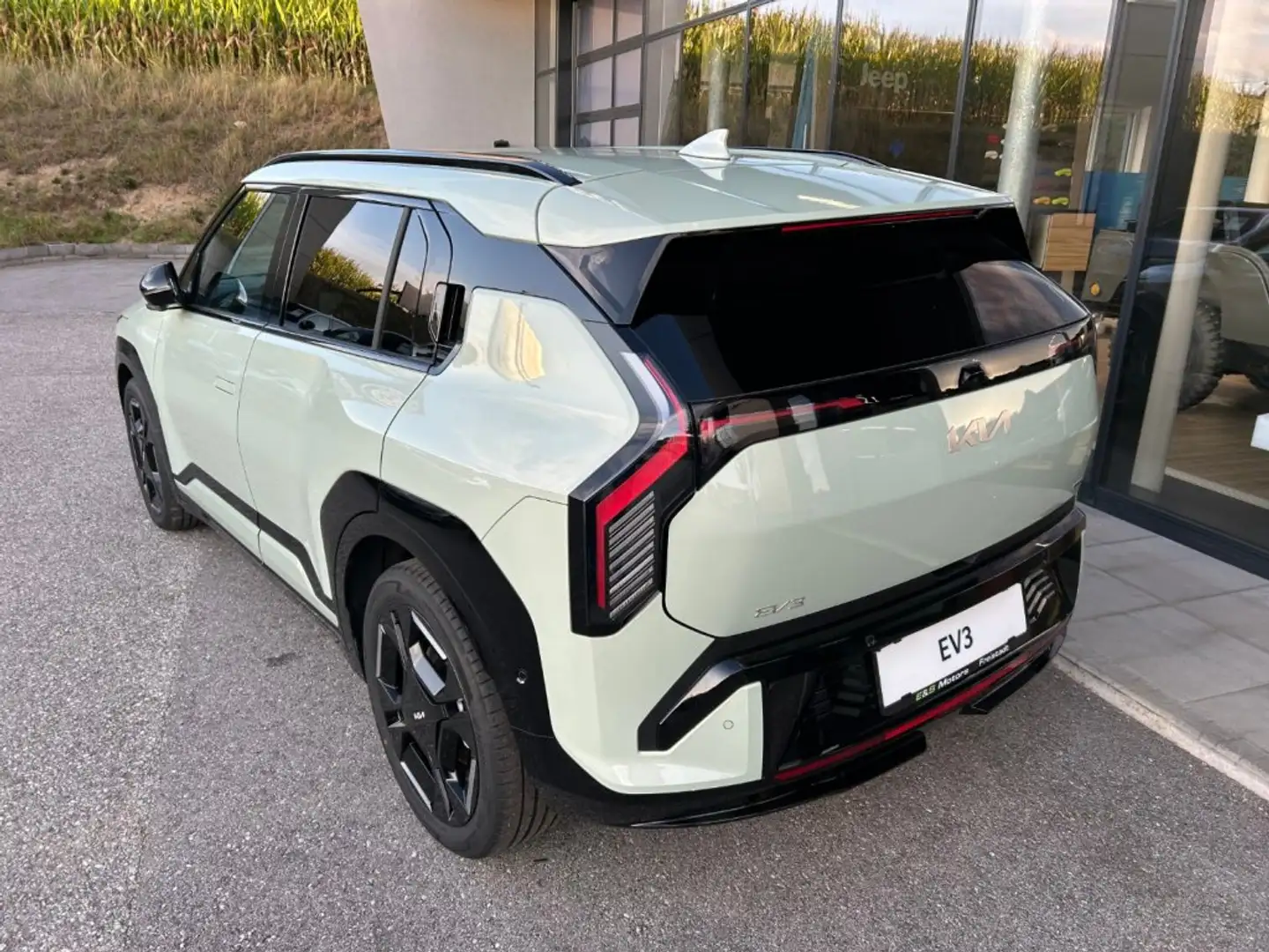 Kia EV3 GT-Line 81,4 kWH AT FWD 204 Grün - 2