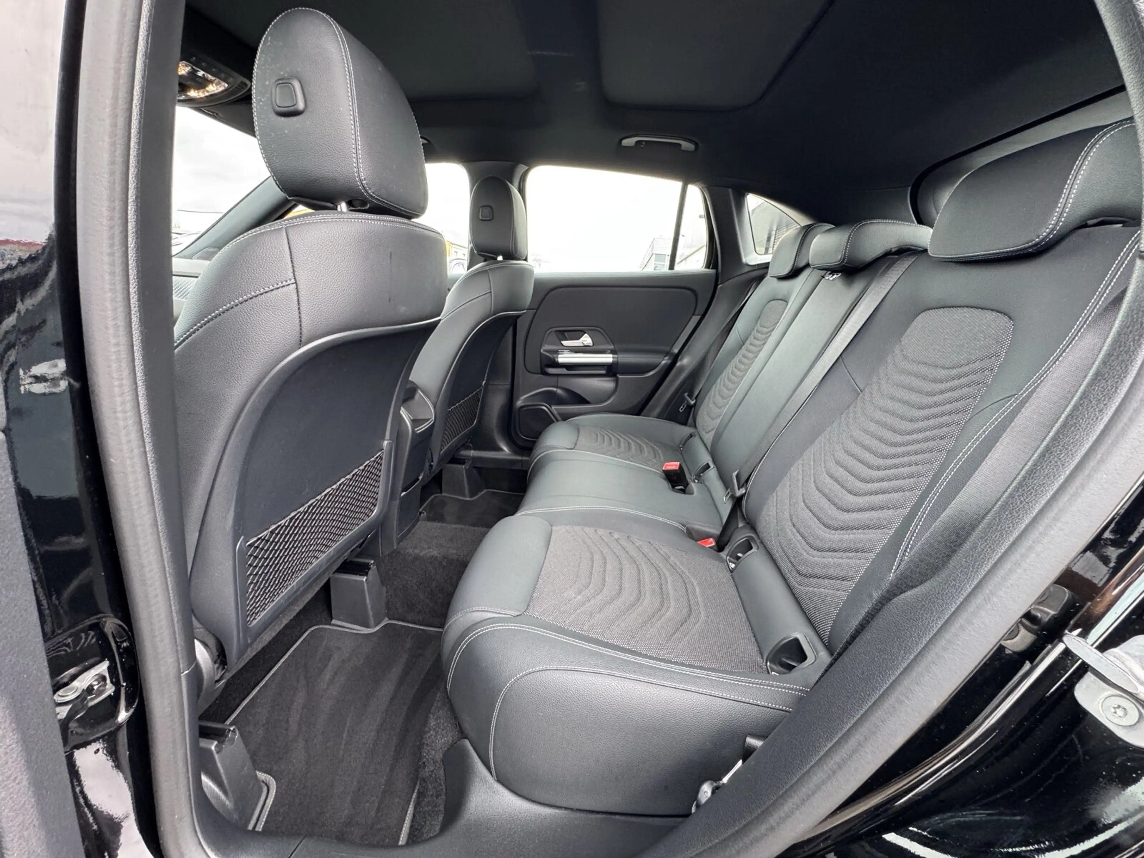 Mercedes-Benz GLA 250 GLA 250 e PROGR. NAVI+MBEAM+PANO+DISTR+360°+SHZ+ — photo 11